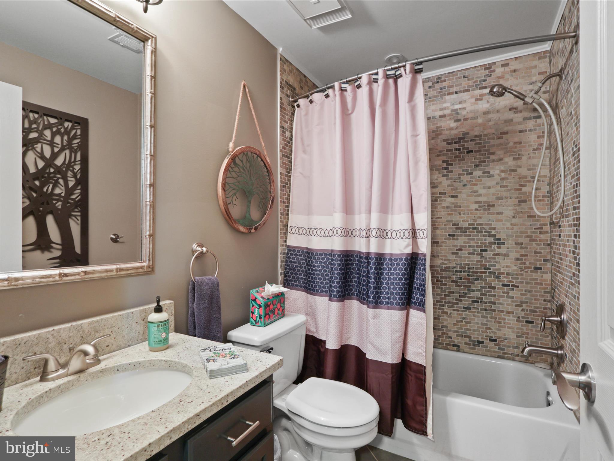 VANTAGE POINT - Residential