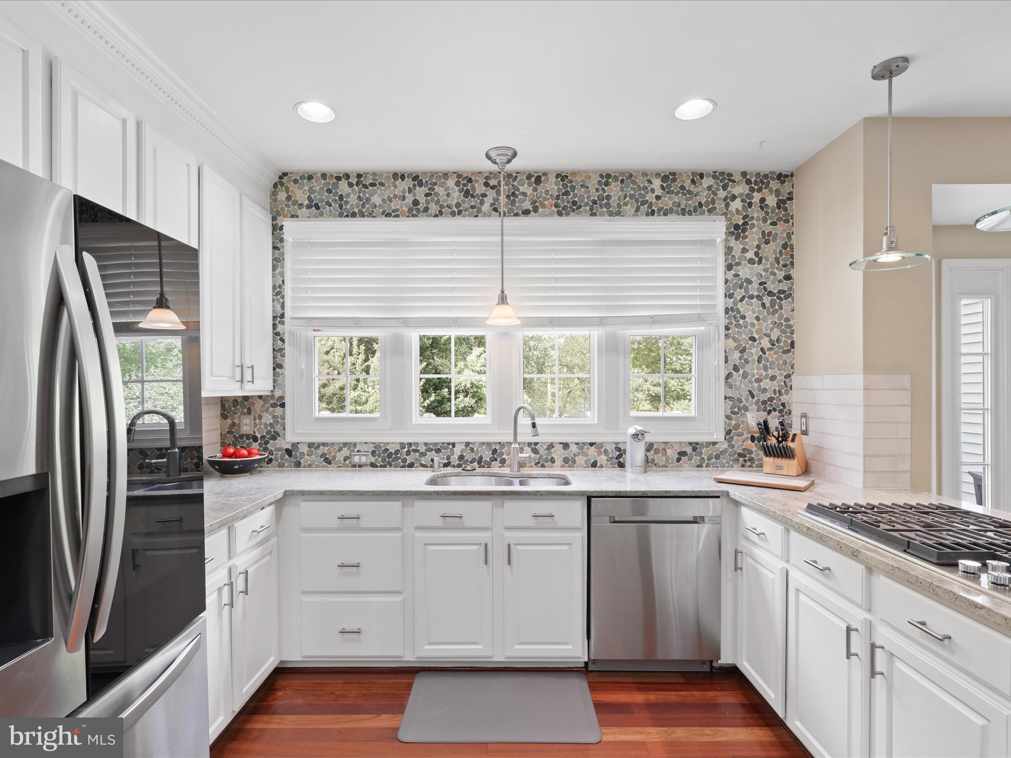 VANTAGE POINT - Residential