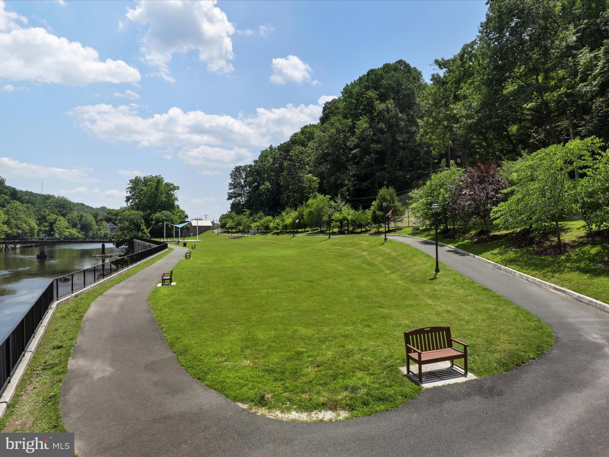 VANTAGE POINT - Residential