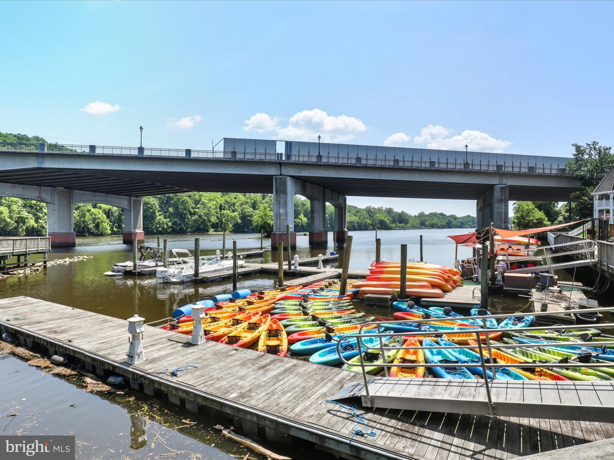 VANTAGE POINT - Residential
