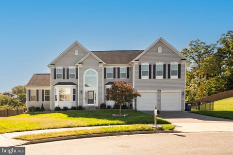Photo of 15833 Eagle Feather Drive, WOODBRIDGE, VA 22191 (MLS # VAPW2126156)