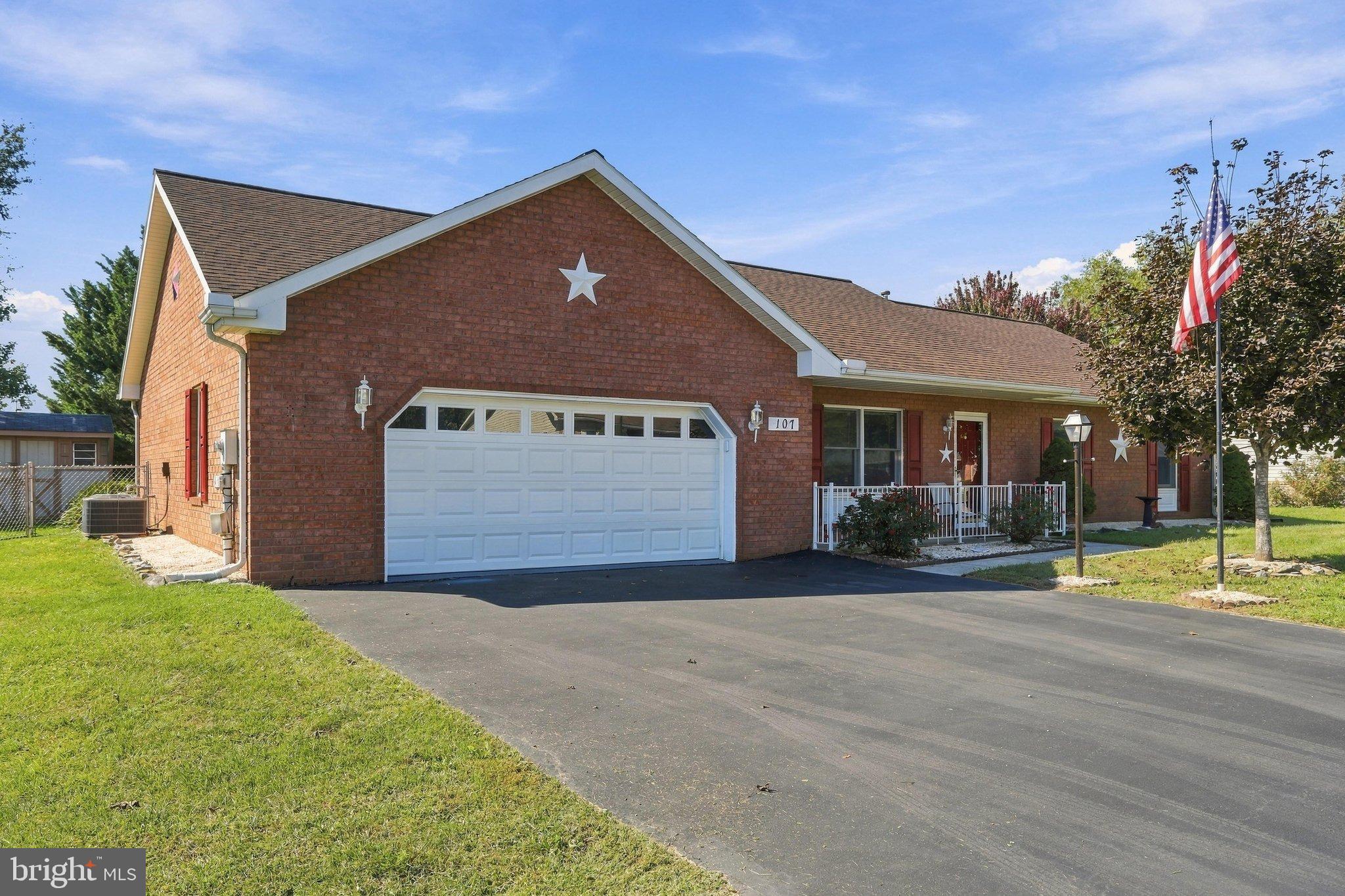 107 GRAND OAK DRIVE