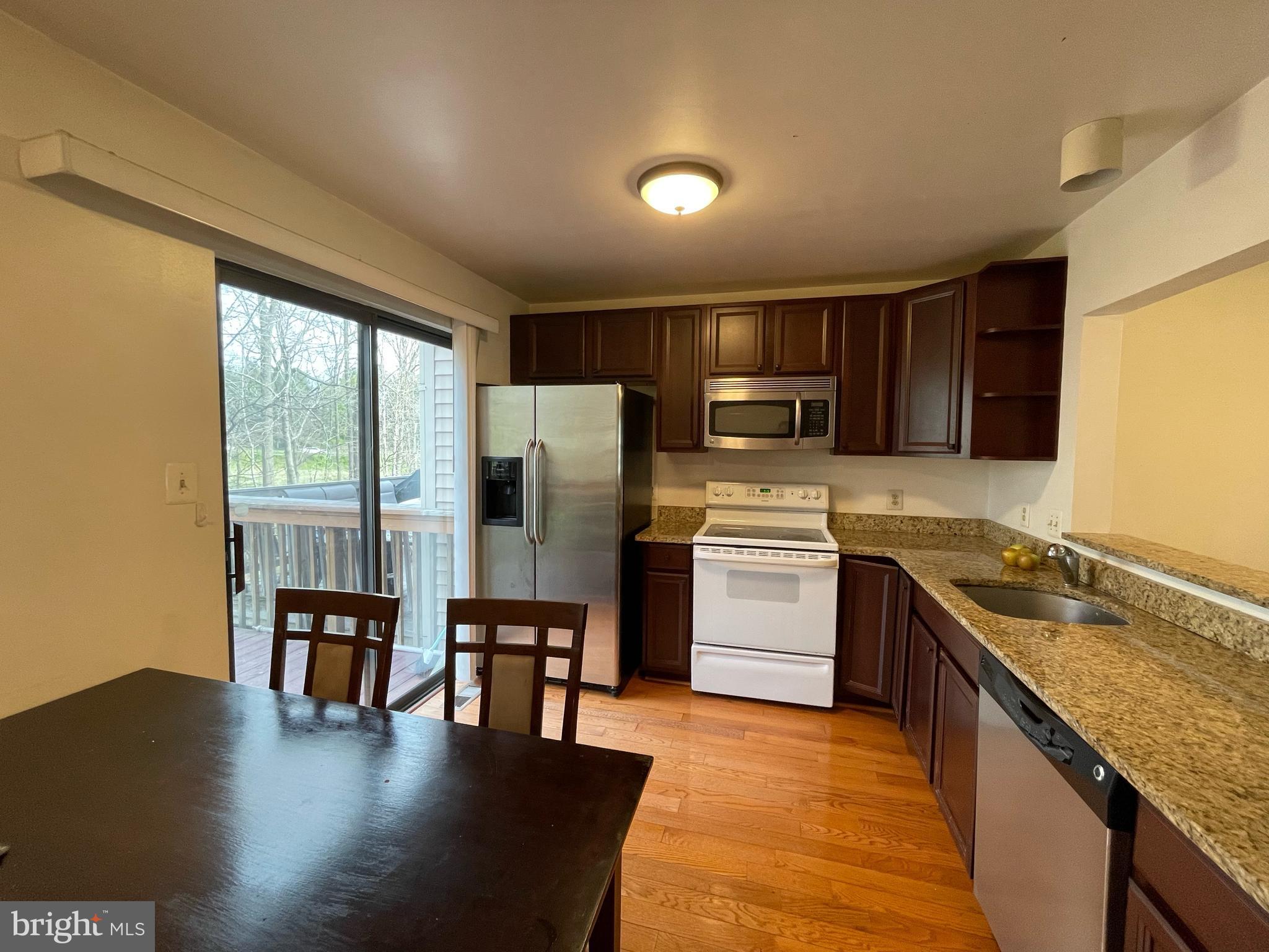 SEQUOIA LEA - Residential