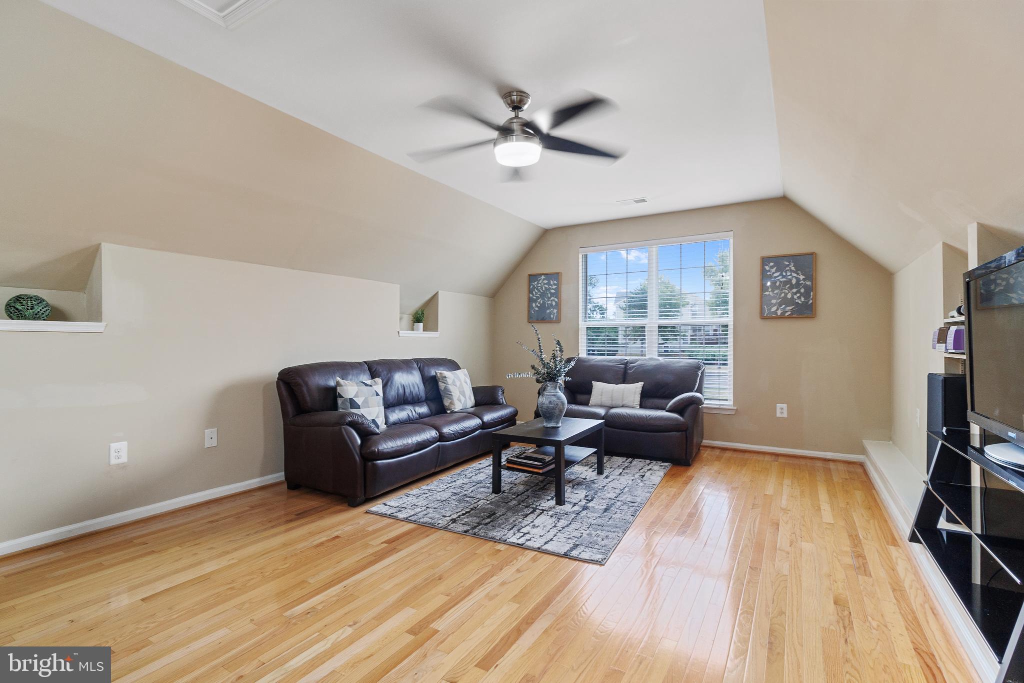 ASHBURN FARM - Residential