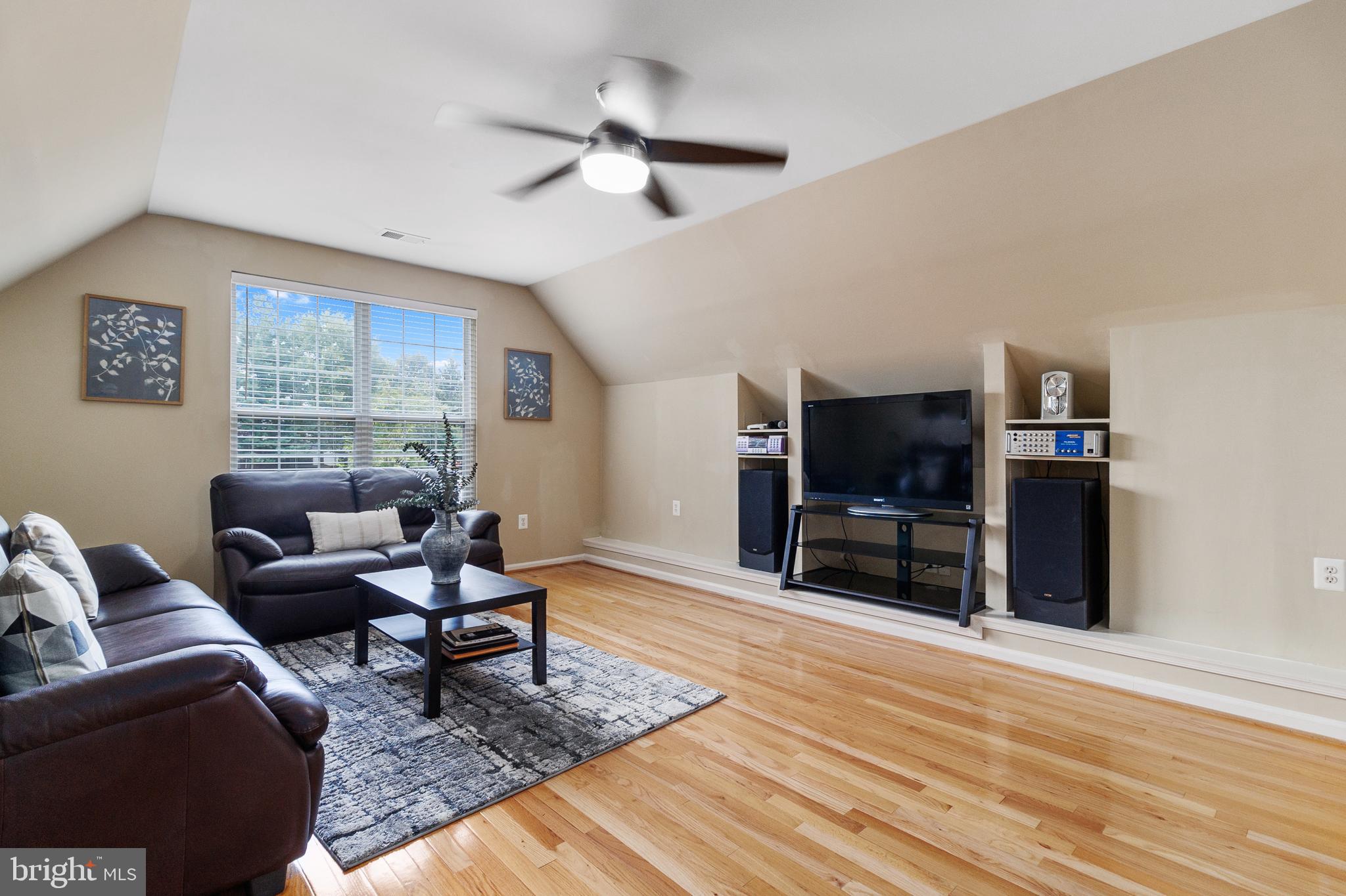 ASHBURN FARM - Residential