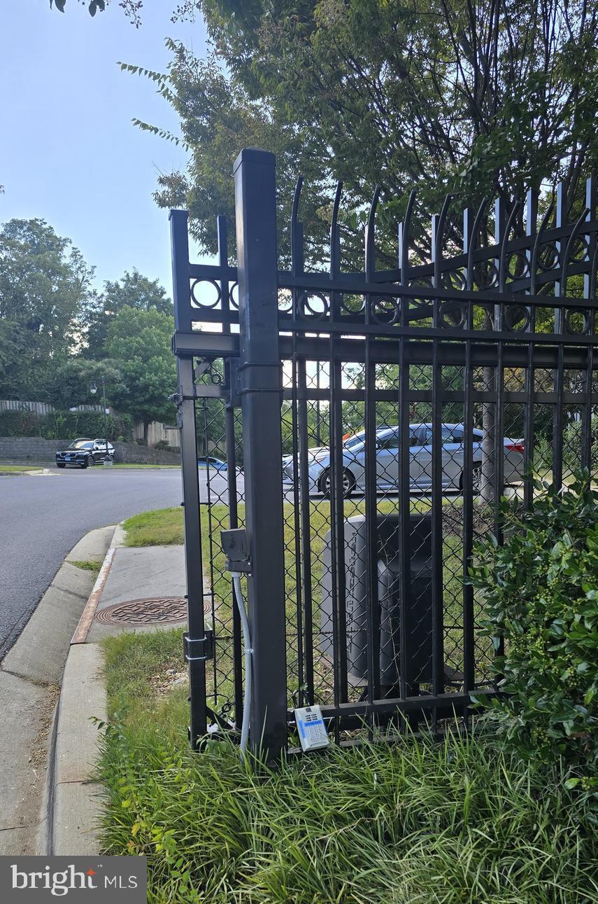 THE ADDISON AT ST PAUL - Residential