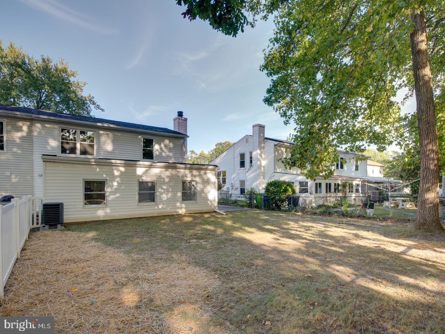 WILLOUGHBY WOODS - Residential