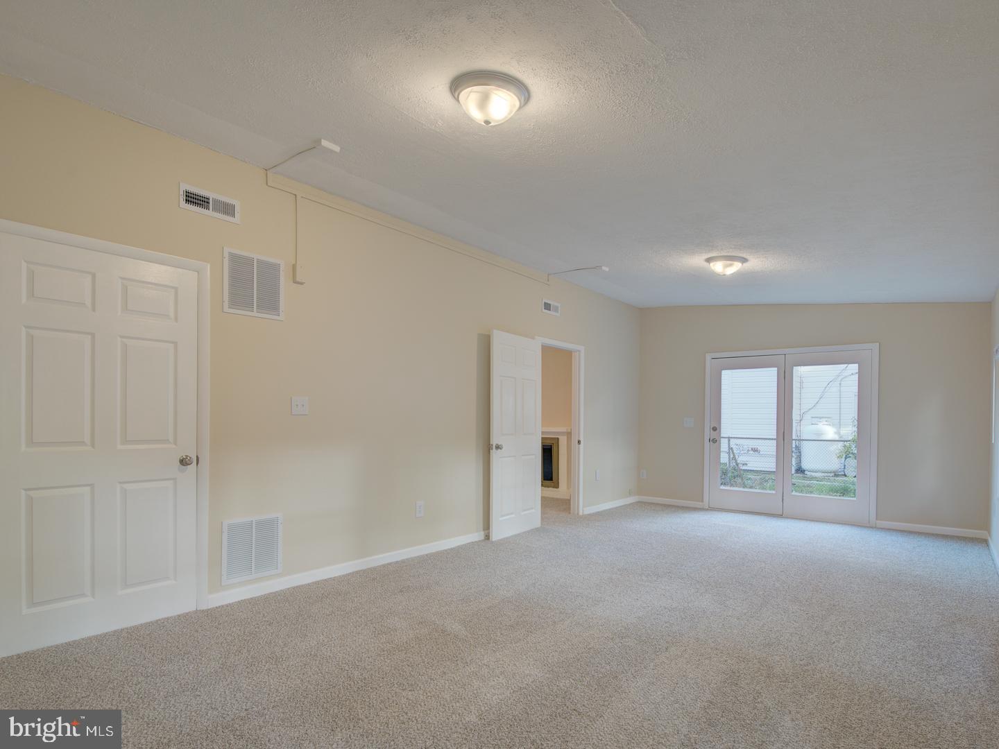 WILLOUGHBY WOODS - Residential