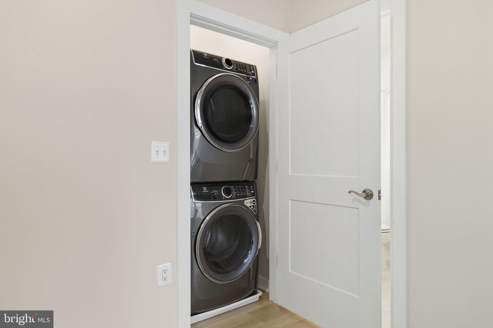 ASHBROOK PLACE - Residential