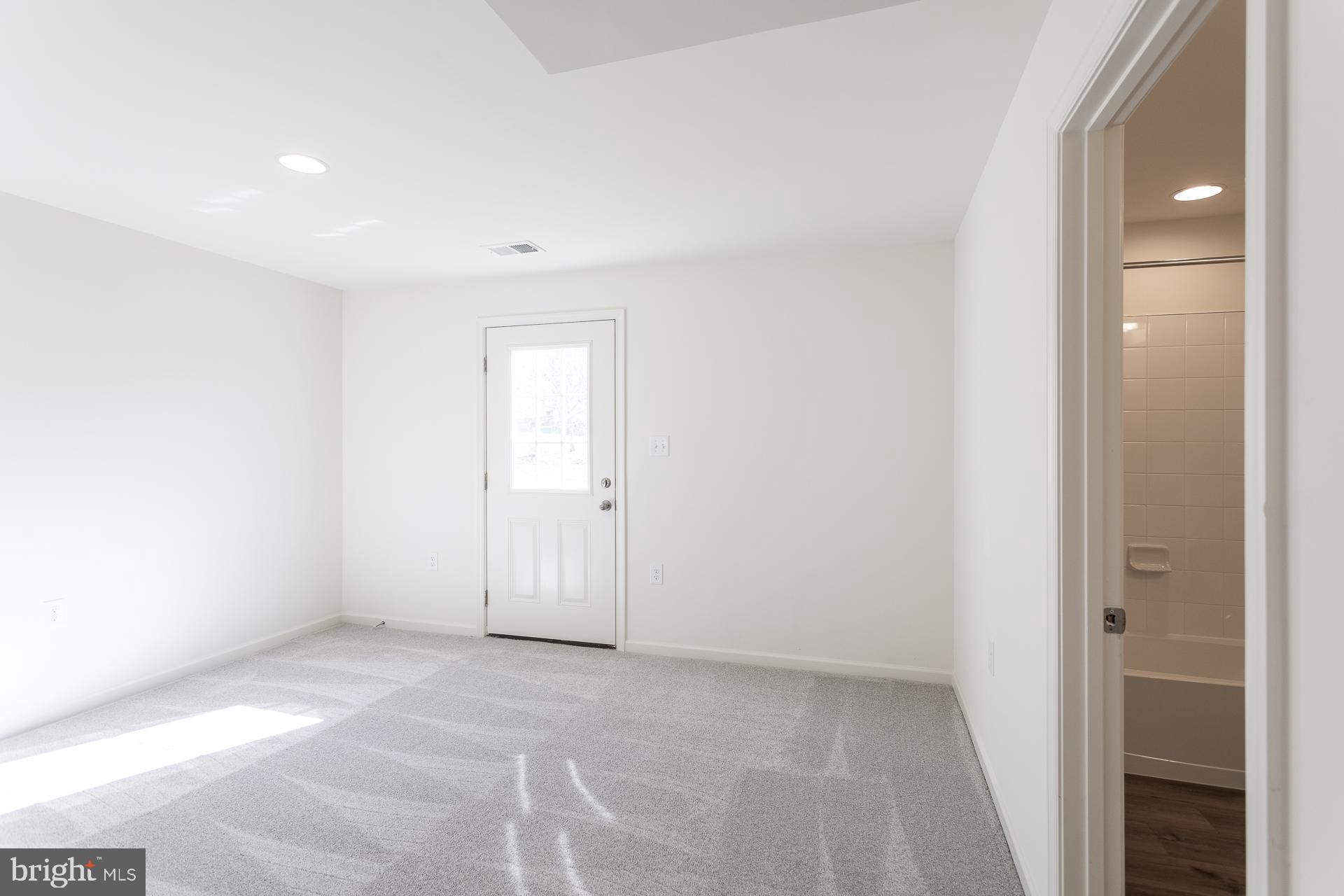 ARCHERS ROCK - Residential