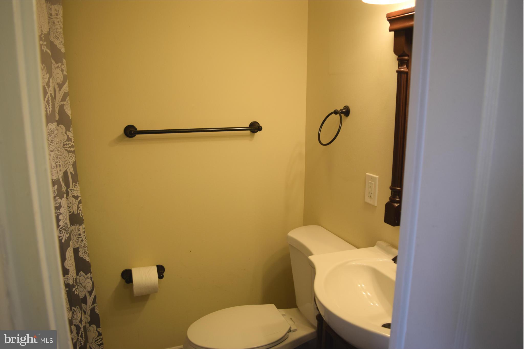 GRAY MANOR HOMES - Residential Lease