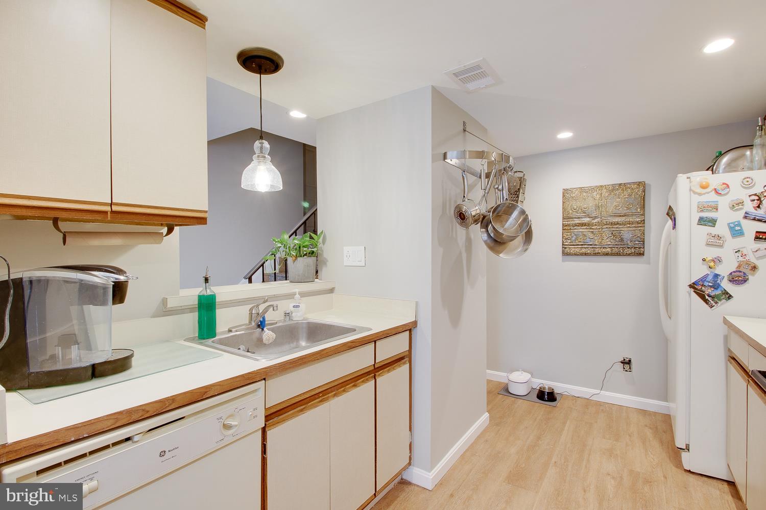 GRAYS POINTE - Residential