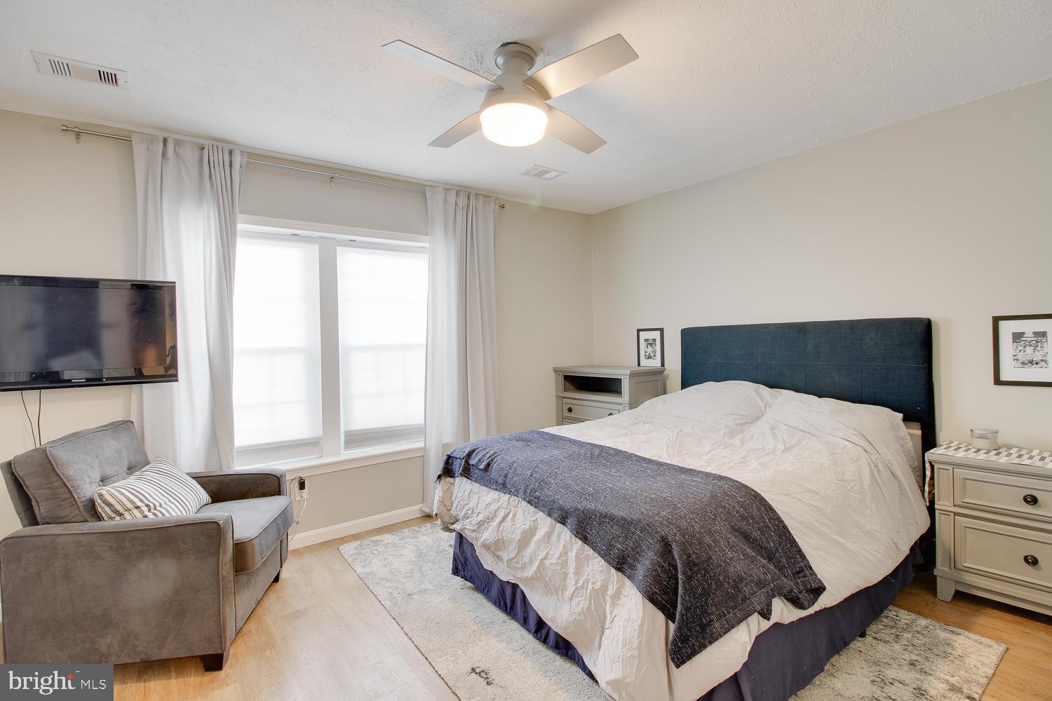 GRAYS POINTE - Residential