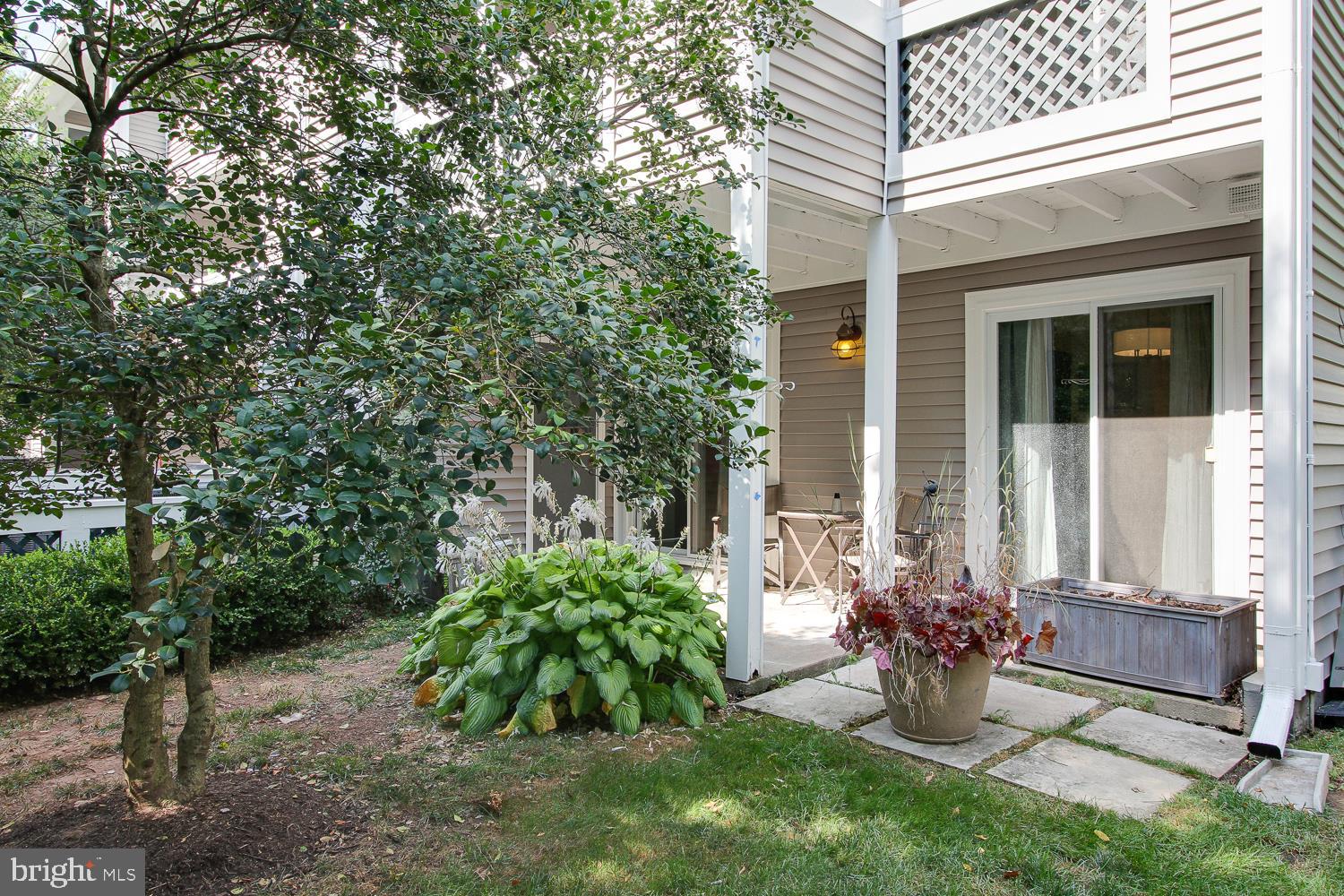 GRAYS POINTE - Residential