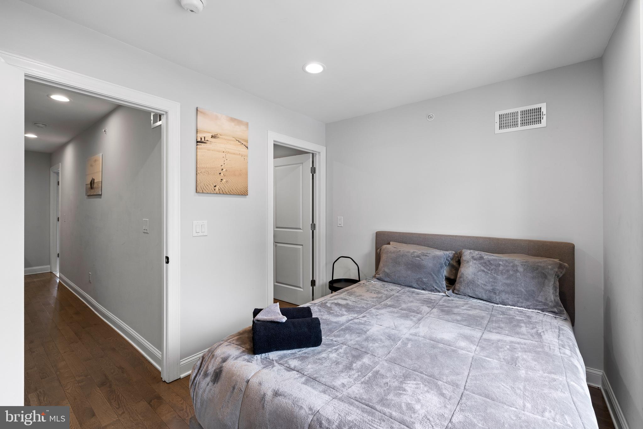 POINT BREEZE - Residential