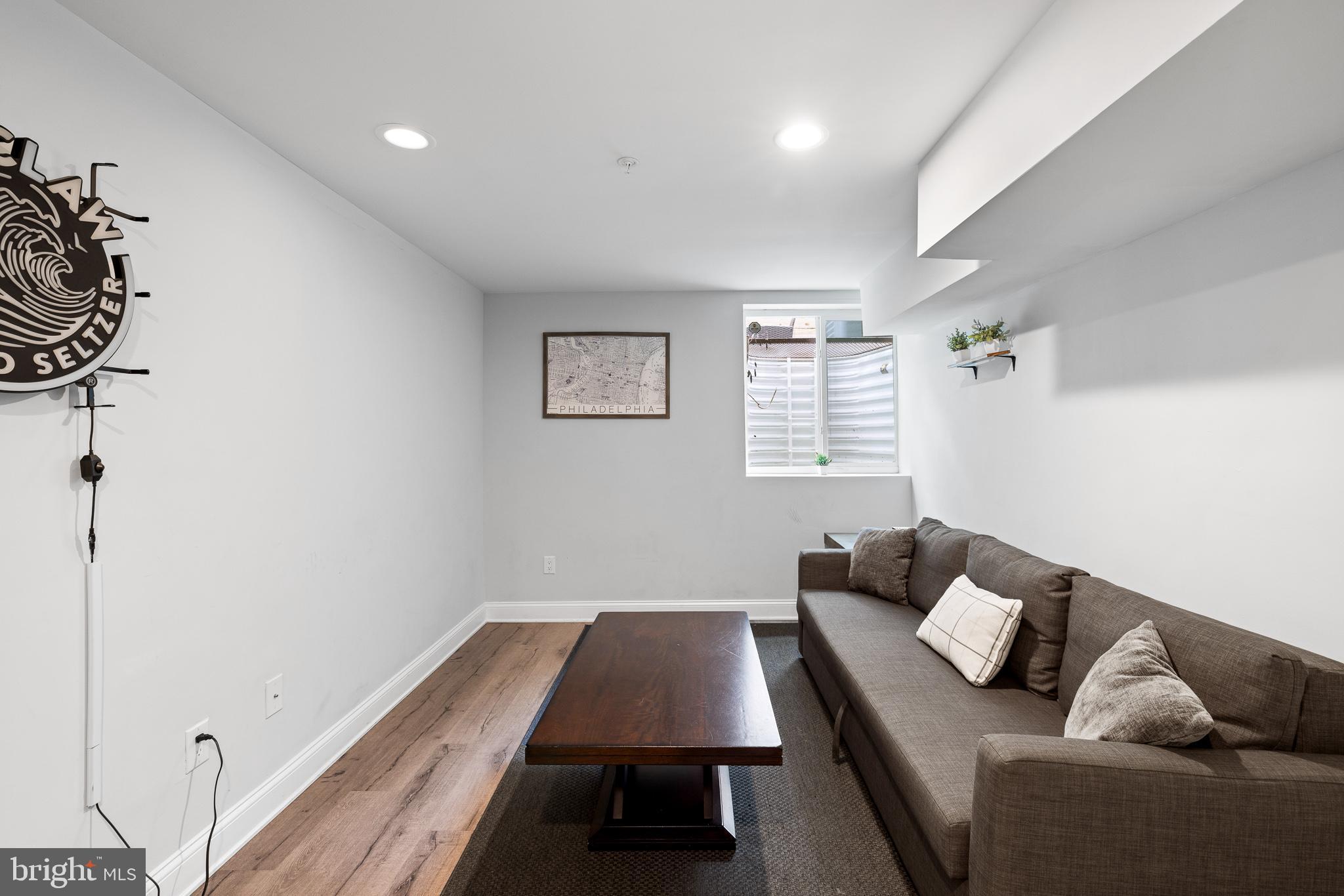 POINT BREEZE - Residential