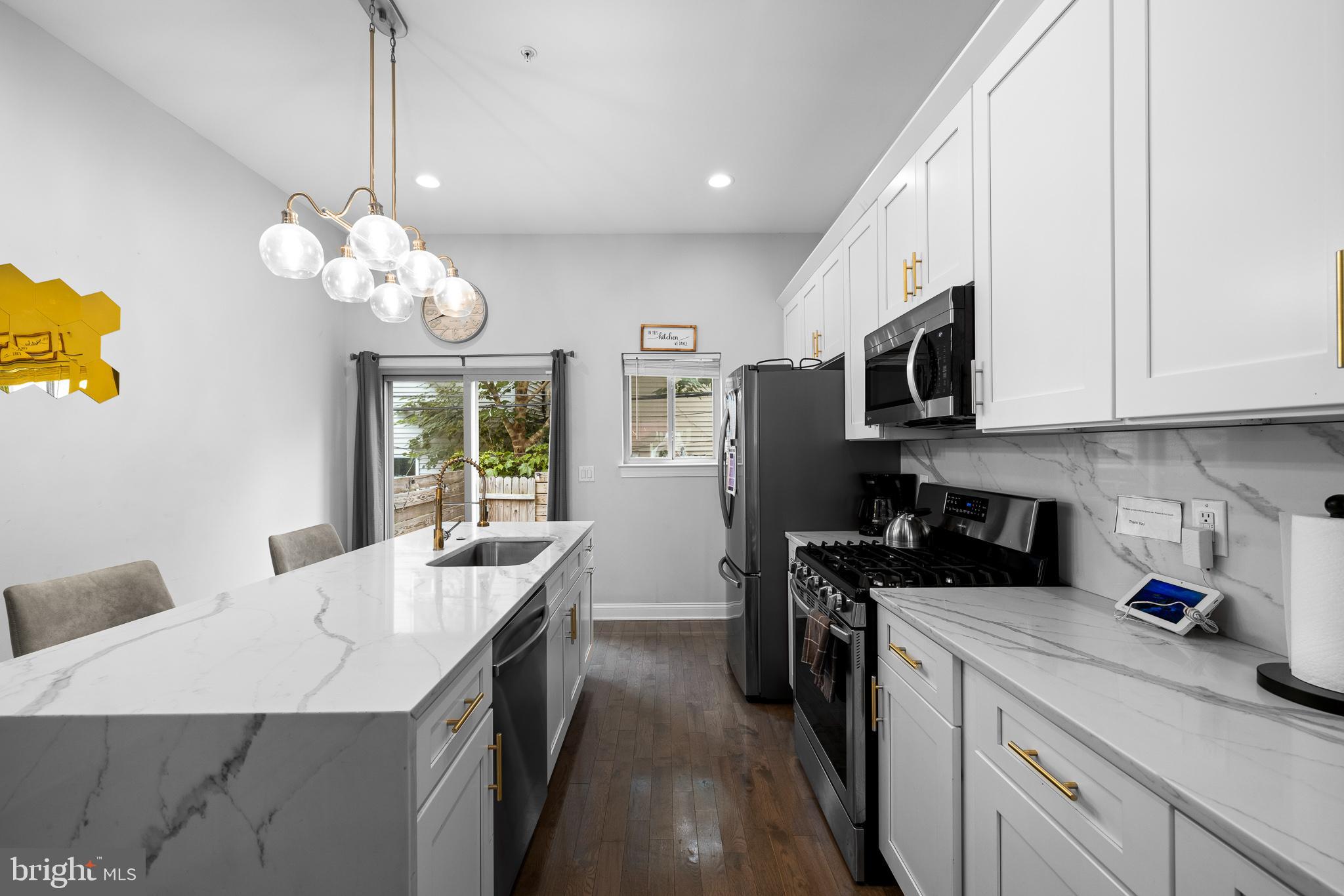 POINT BREEZE - Residential