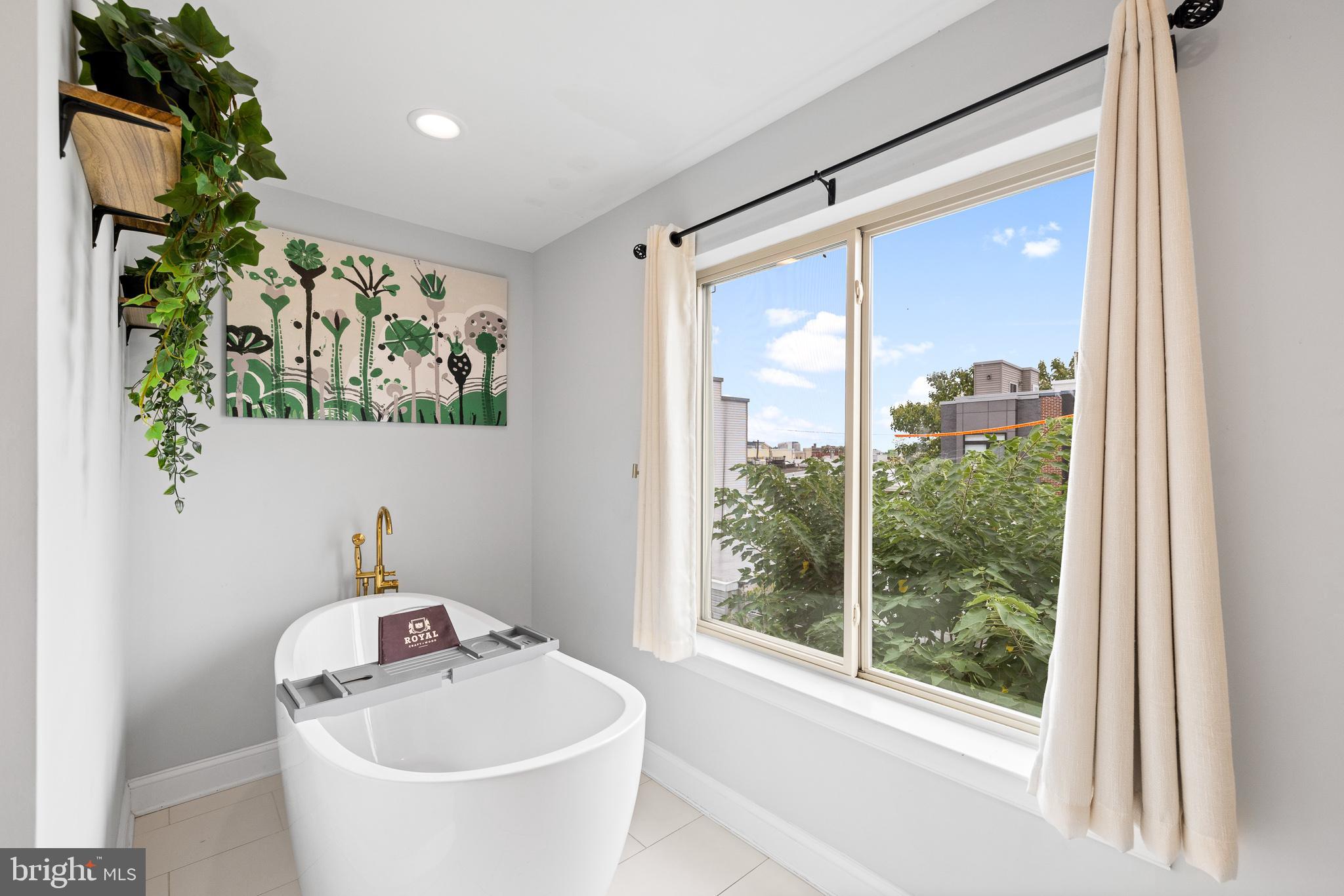 POINT BREEZE - Residential