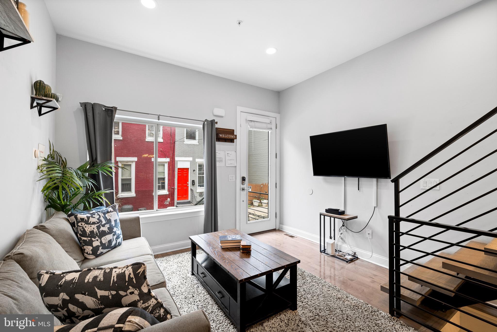 POINT BREEZE - Residential