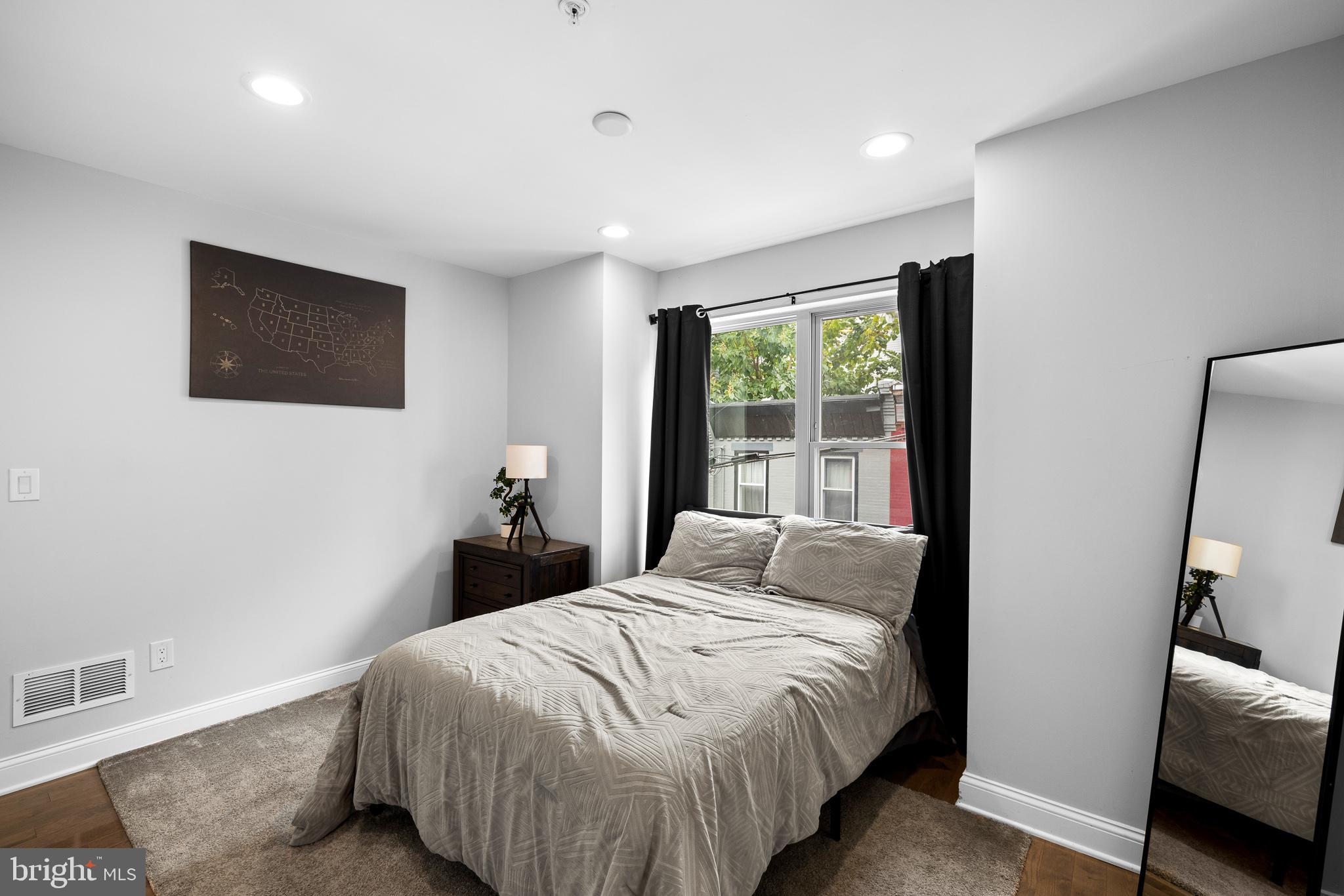 POINT BREEZE - Residential