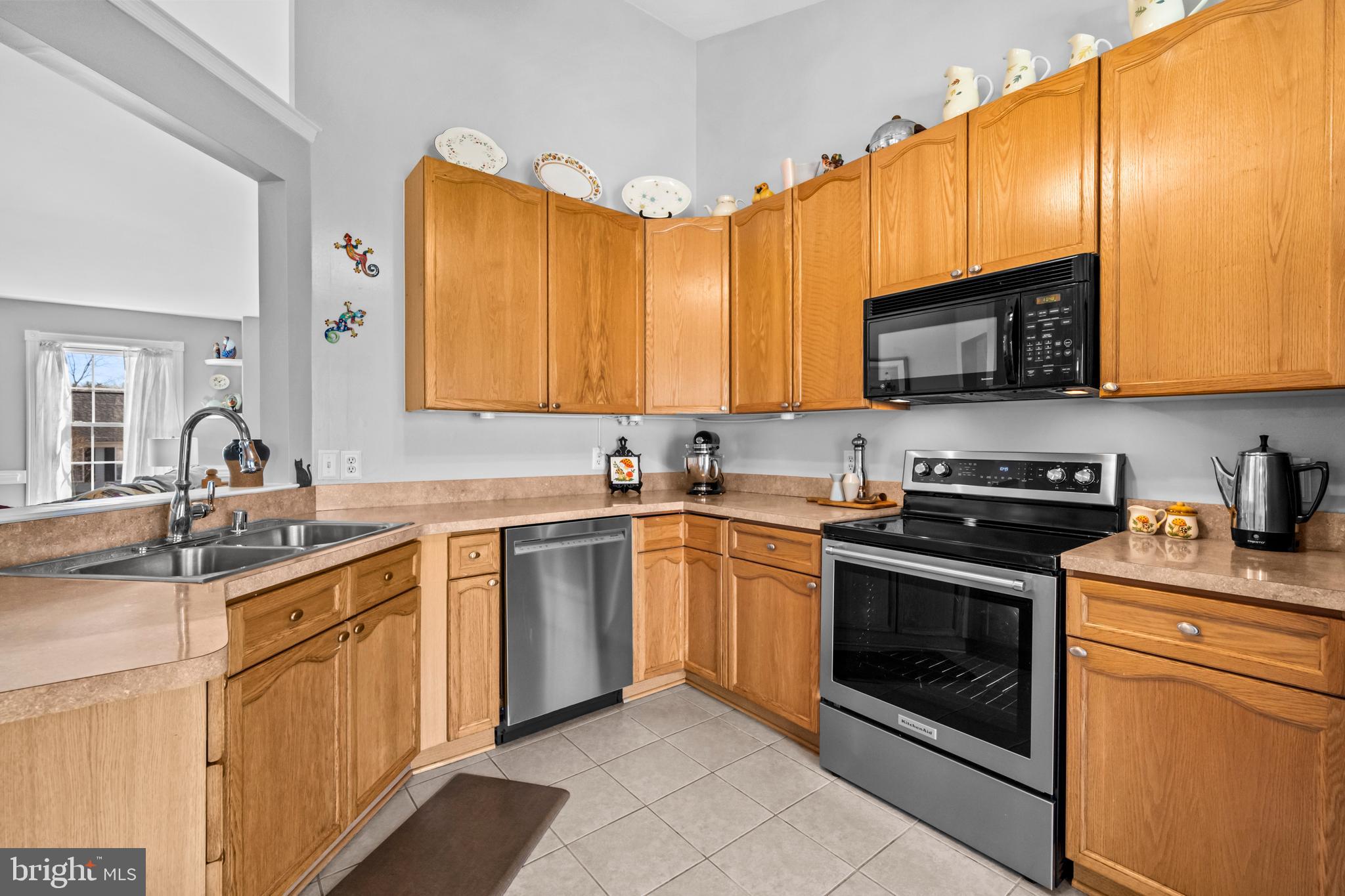 STRATFORD PLACE - Residential