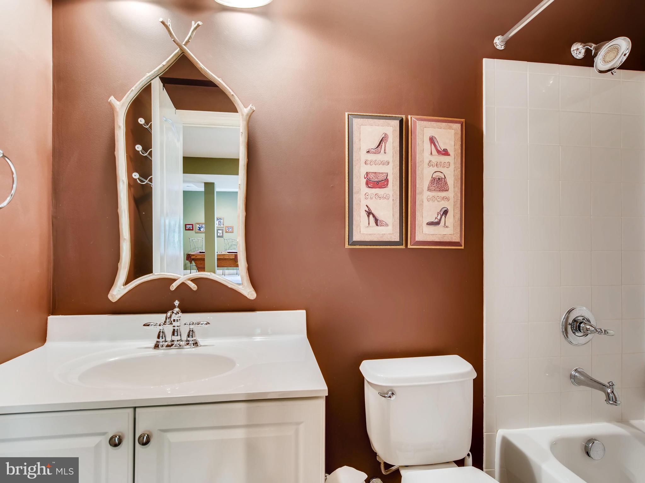 HUNT VALLEY CHASE - Residential