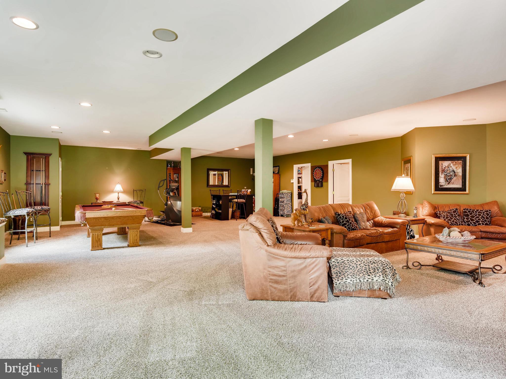 HUNT VALLEY CHASE - Residential