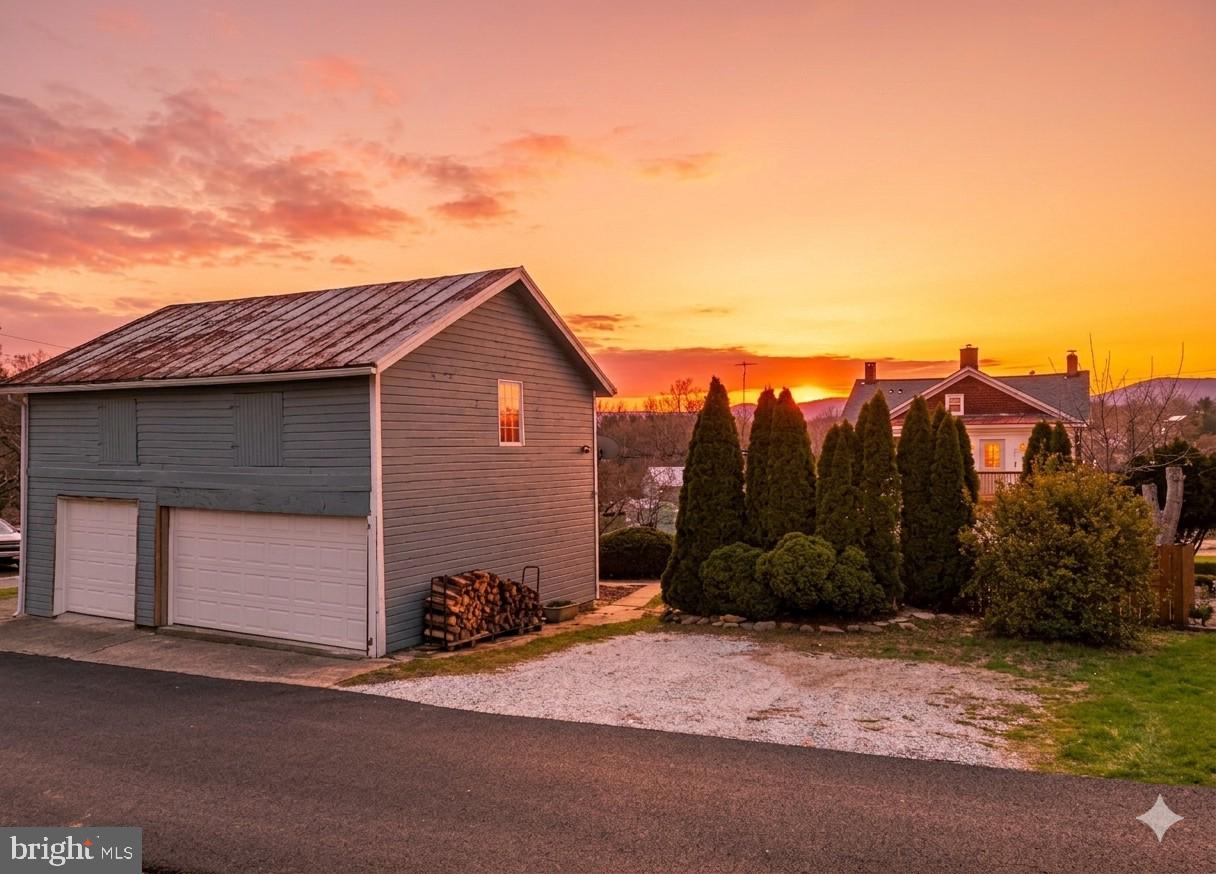 NEW WINDSOR VISTAS - Residential