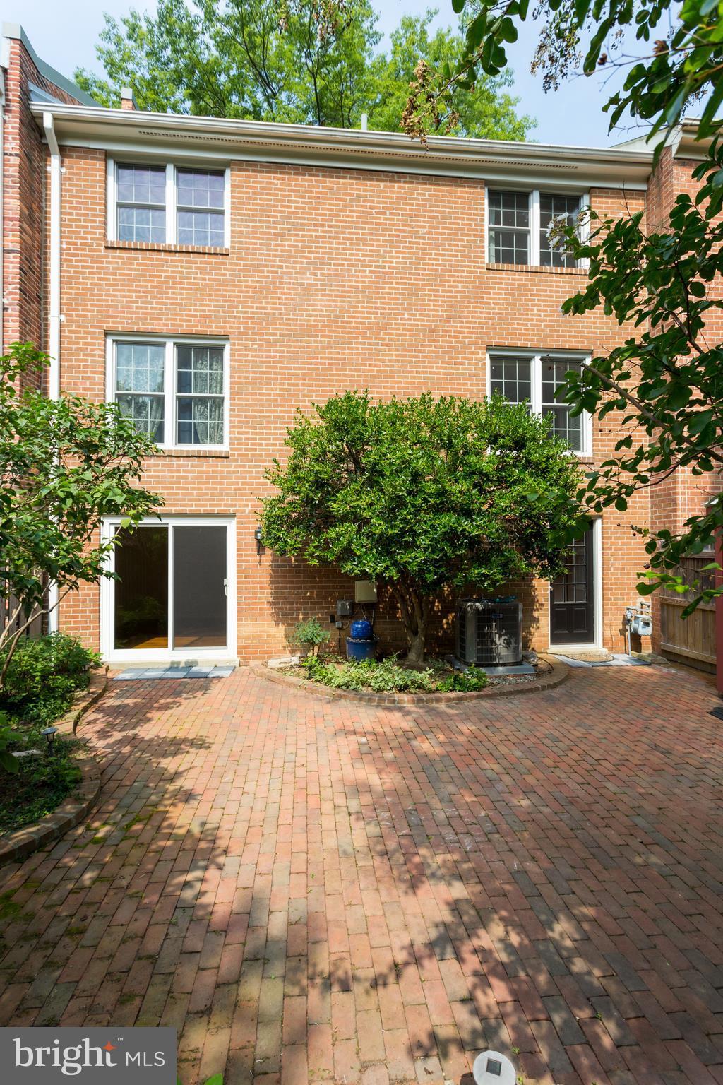 CHARLESTOWN - Residential