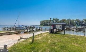 STRATFORD HARBOUR - Land