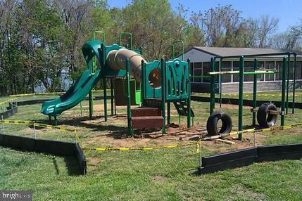 STRATFORD HARBOUR - Land