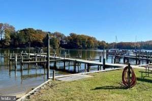 STRATFORD HARBOUR - Land