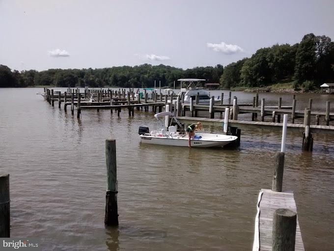 STRATFORD HARBOUR - Land