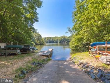 STRATFORD HARBOUR - Land