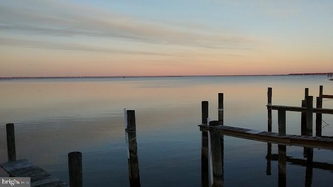 STRATFORD HARBOUR - Land