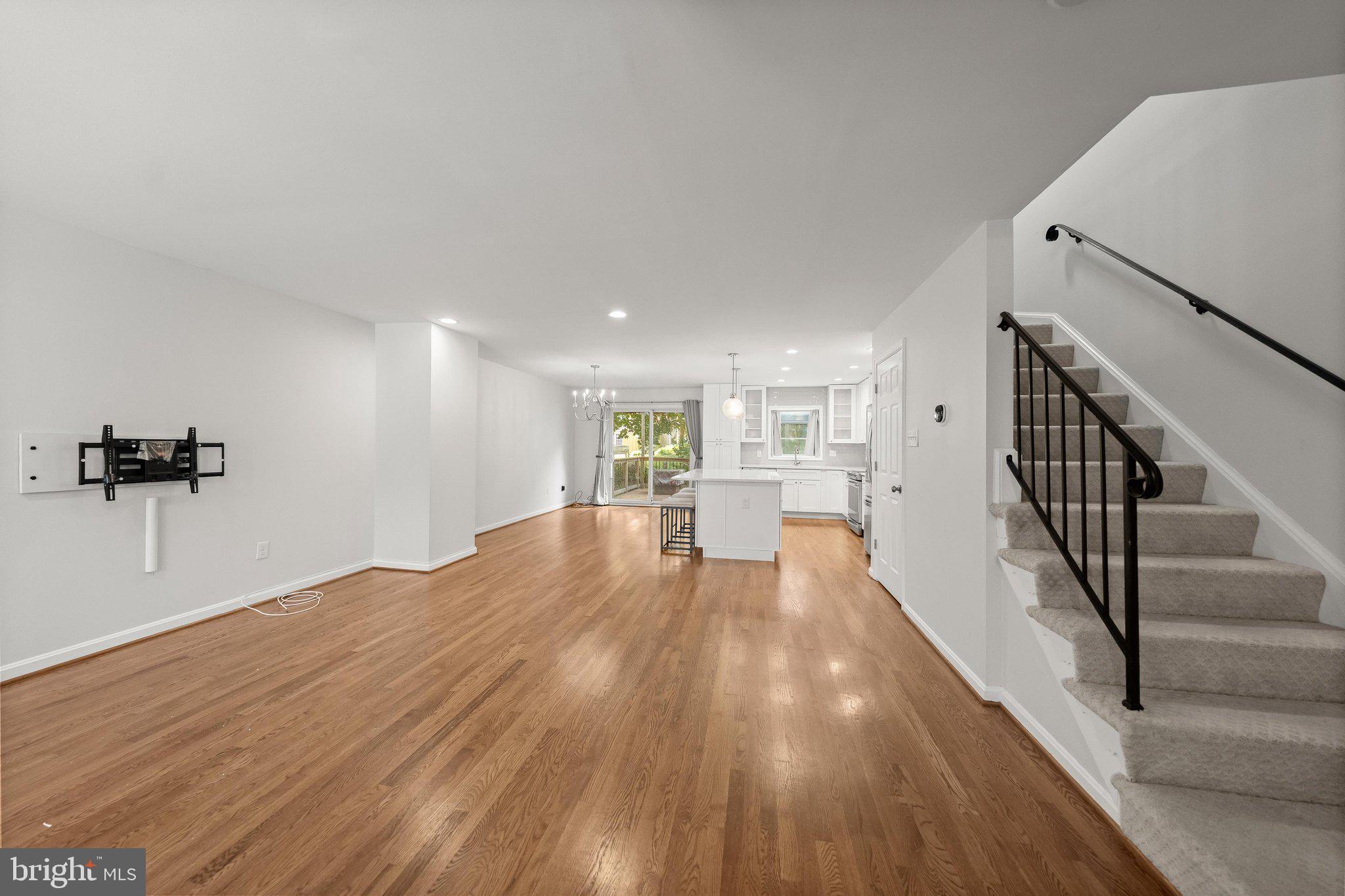 315 CENTER STREET N