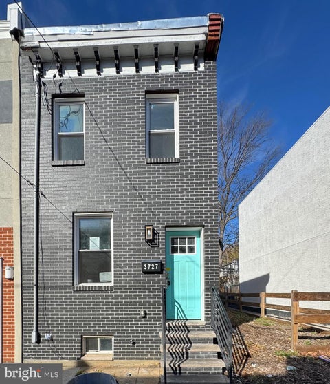 Townhouse For Sale - 3727 Melon Street<br/> PHILADELPHIA, PA 19104
