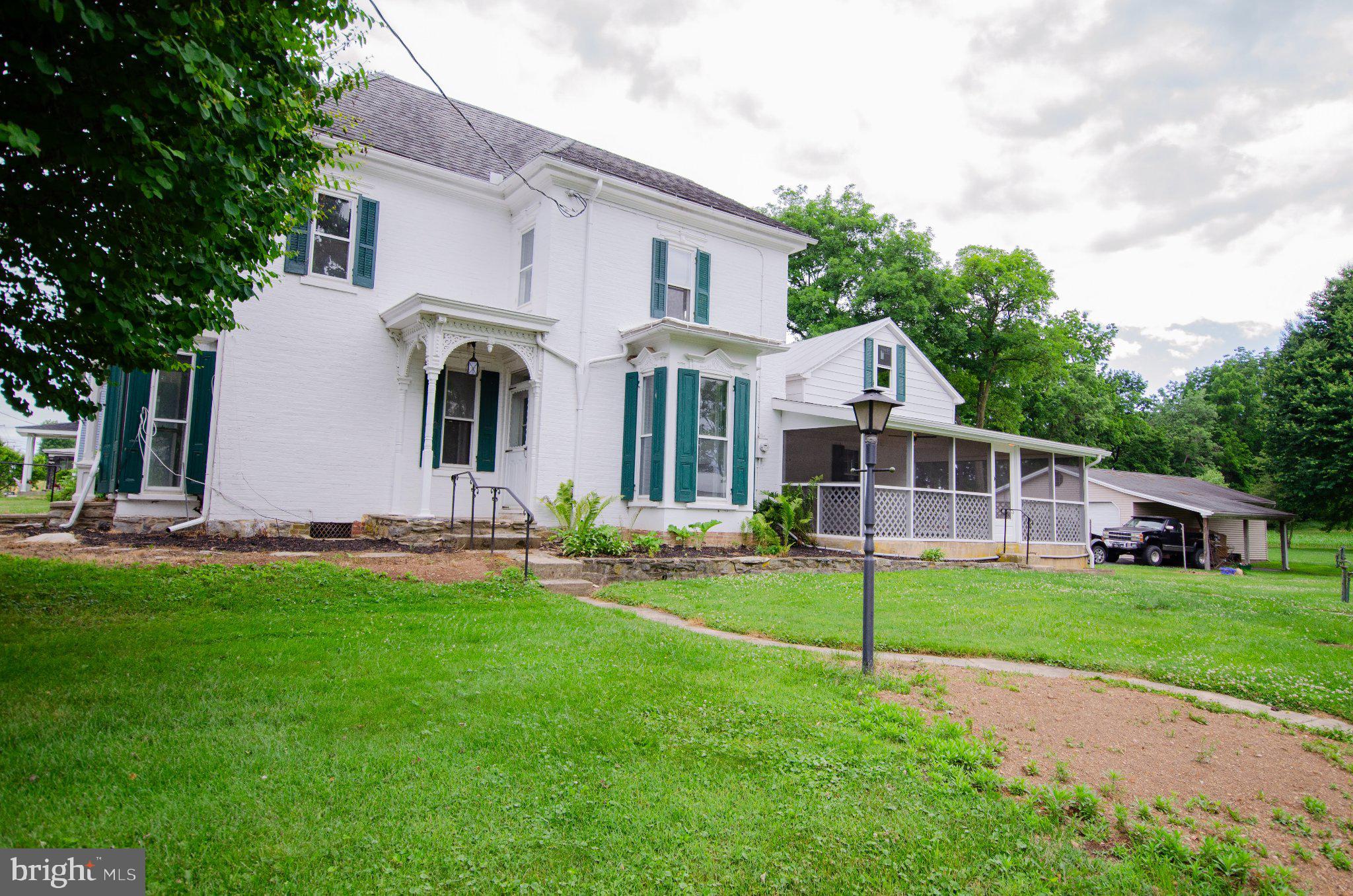 2615 WALNUT BOTTOM ROAD