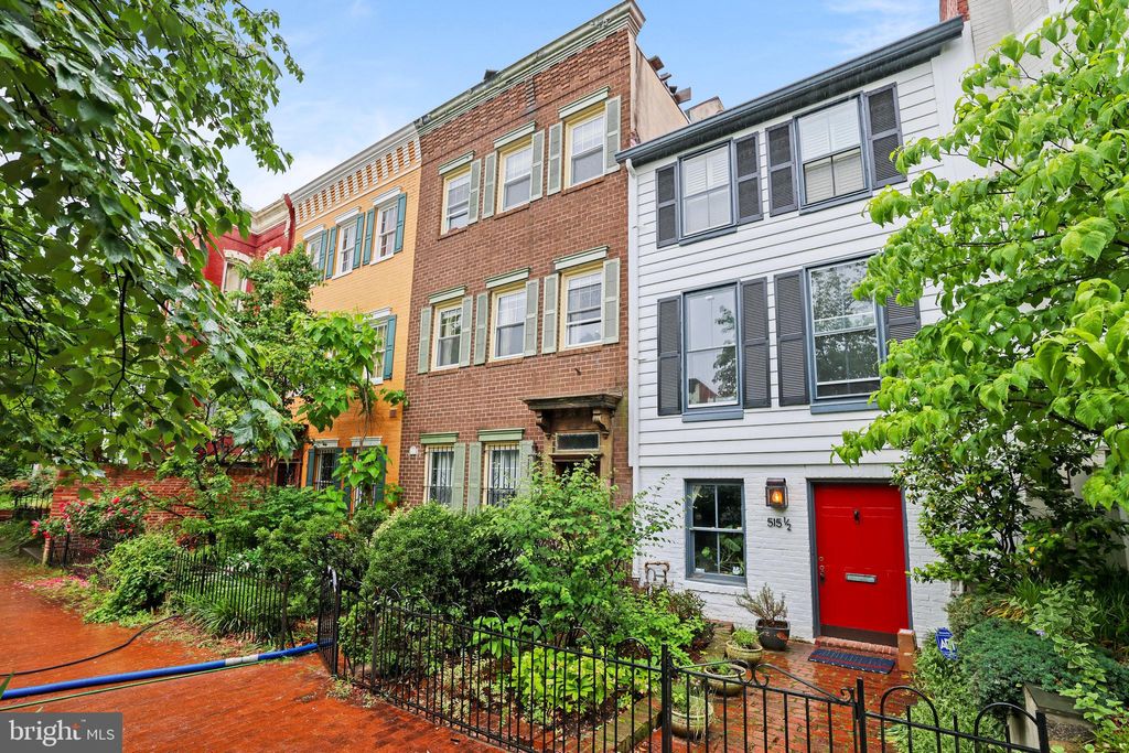 Photo of 517 6th Street SE #2, WASHINGTON, DC 20003 (MLS # DCDC2225414)
