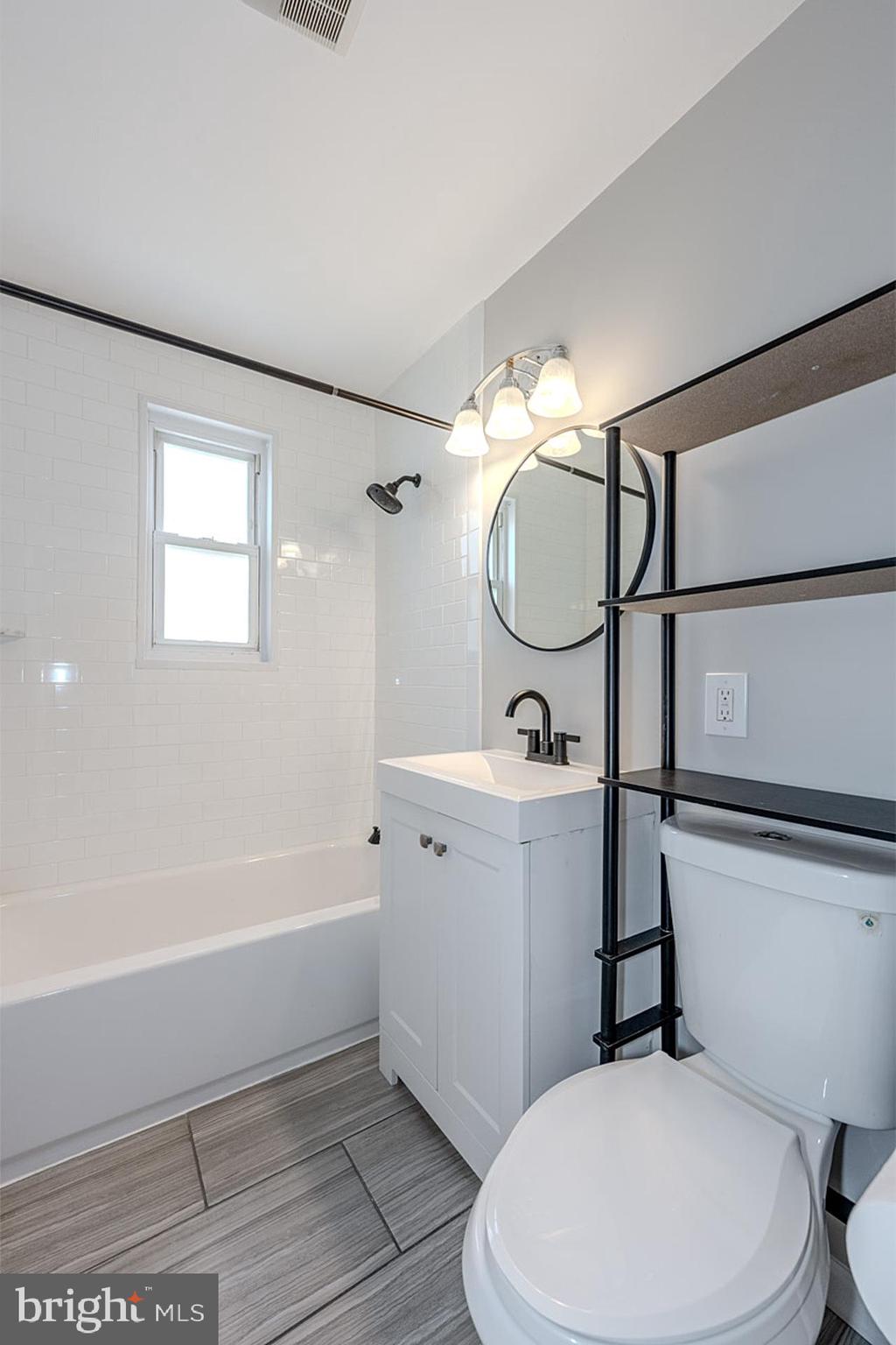 CAROLE HIGHLANDS - Residential