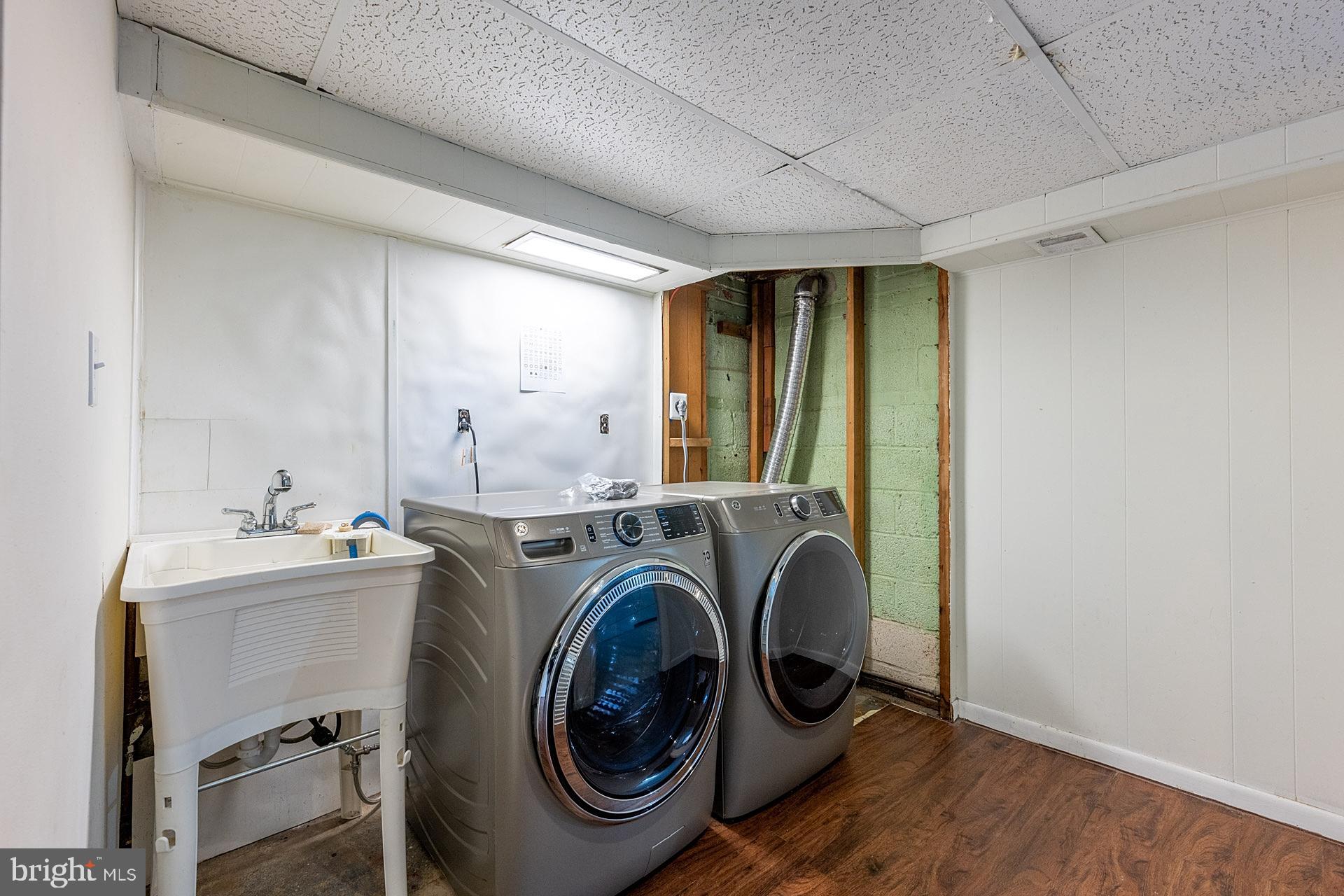 CAROLE HIGHLANDS - Residential