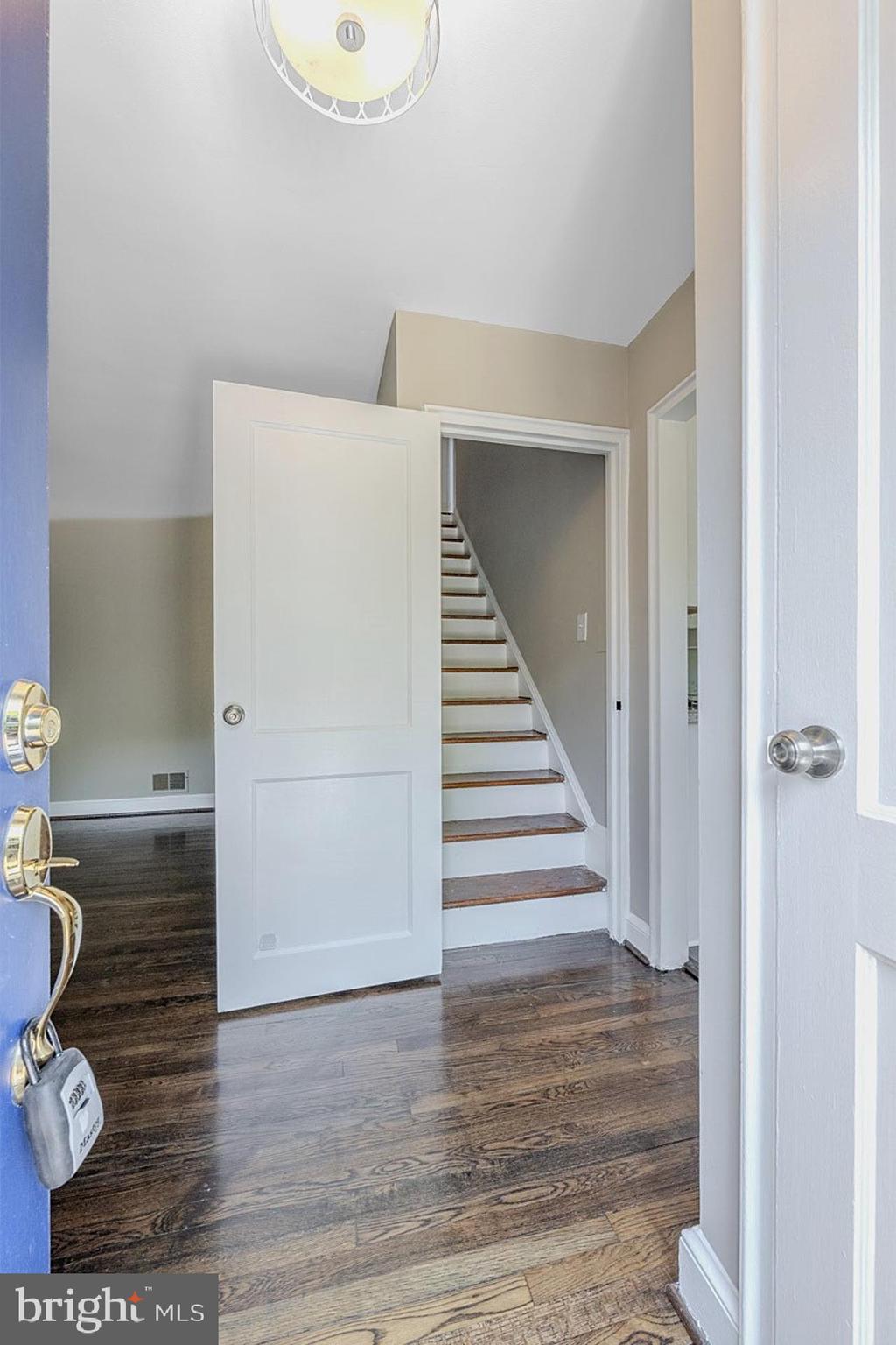 CAROLE HIGHLANDS - Residential