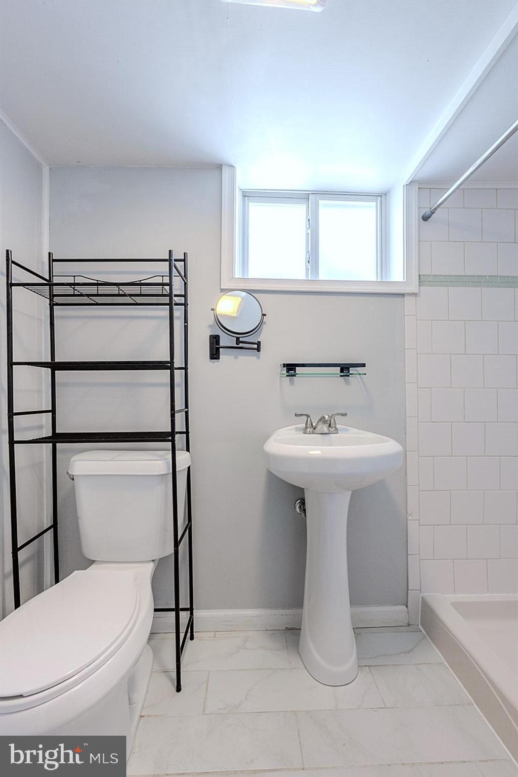 CAROLE HIGHLANDS - Residential