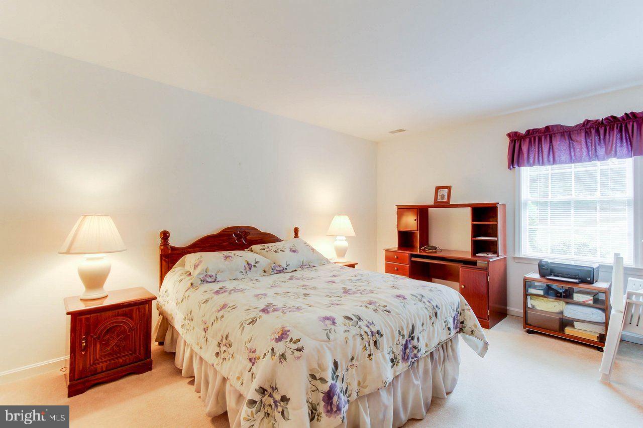 LONGSTOWN - Residential