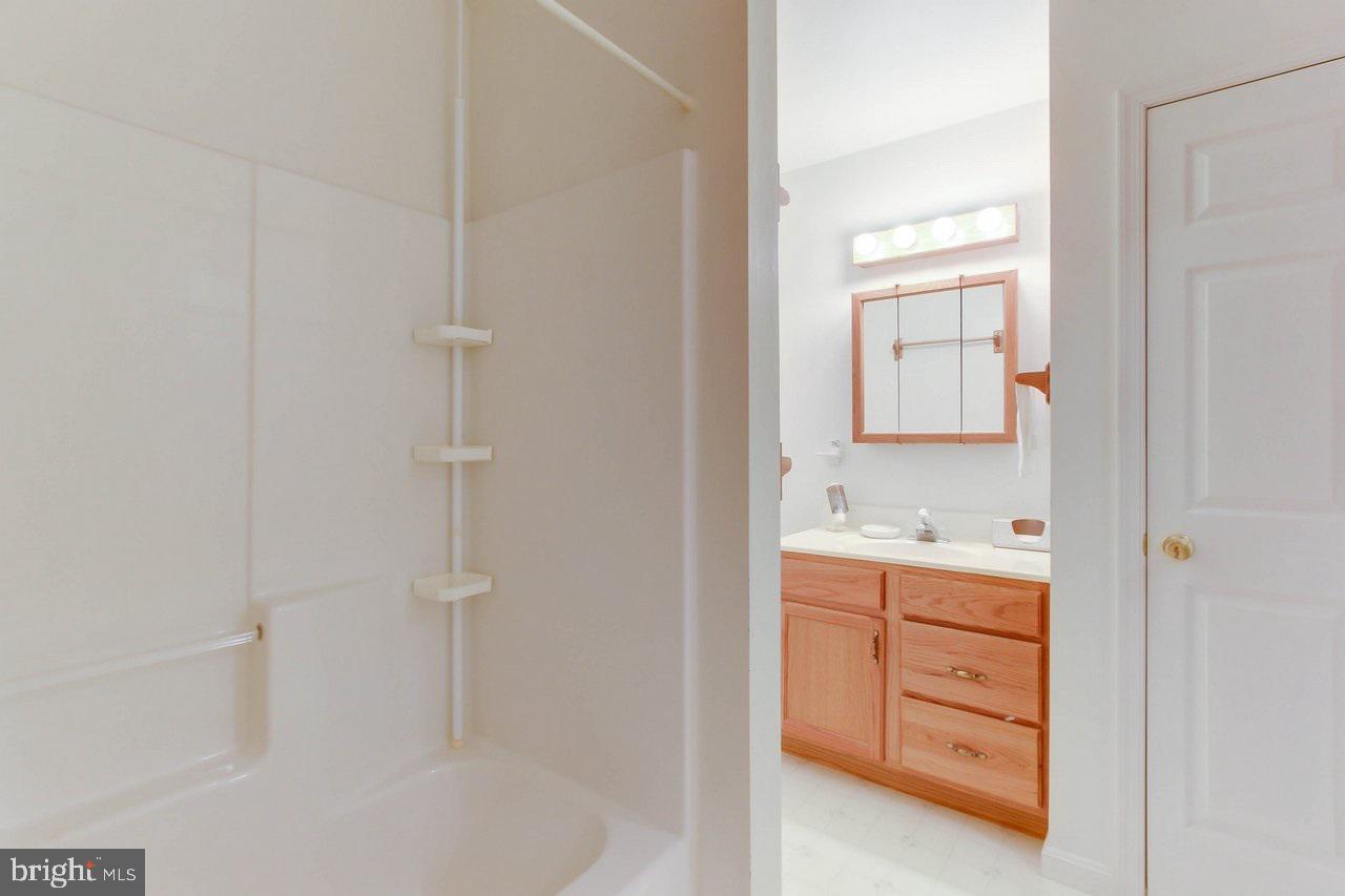 LONGSTOWN - Residential
