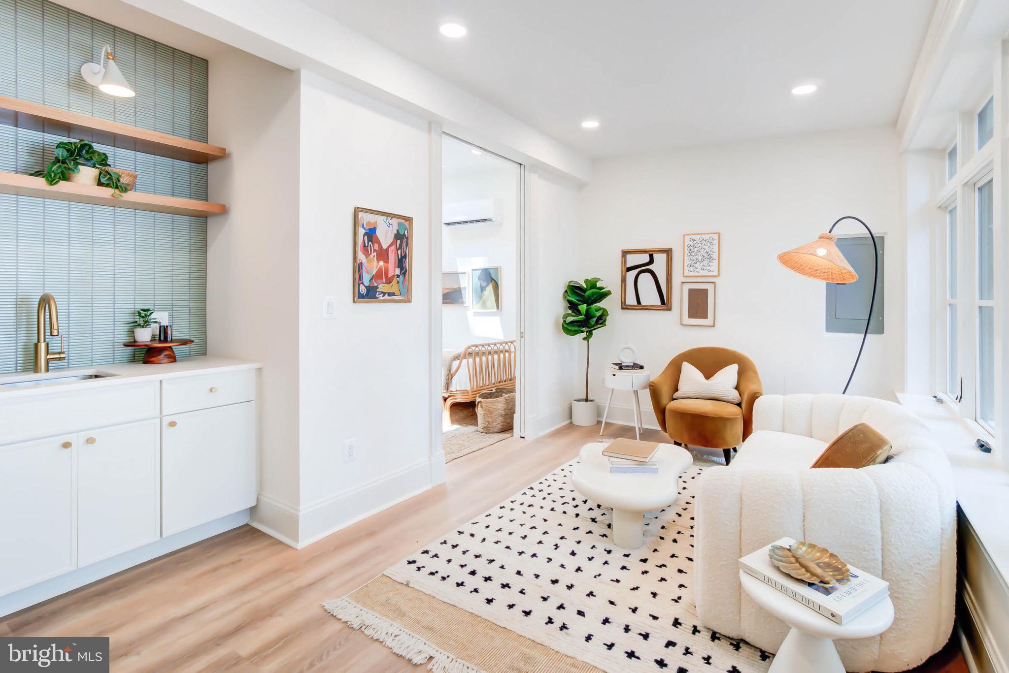 CAPITOL HILL - Residential