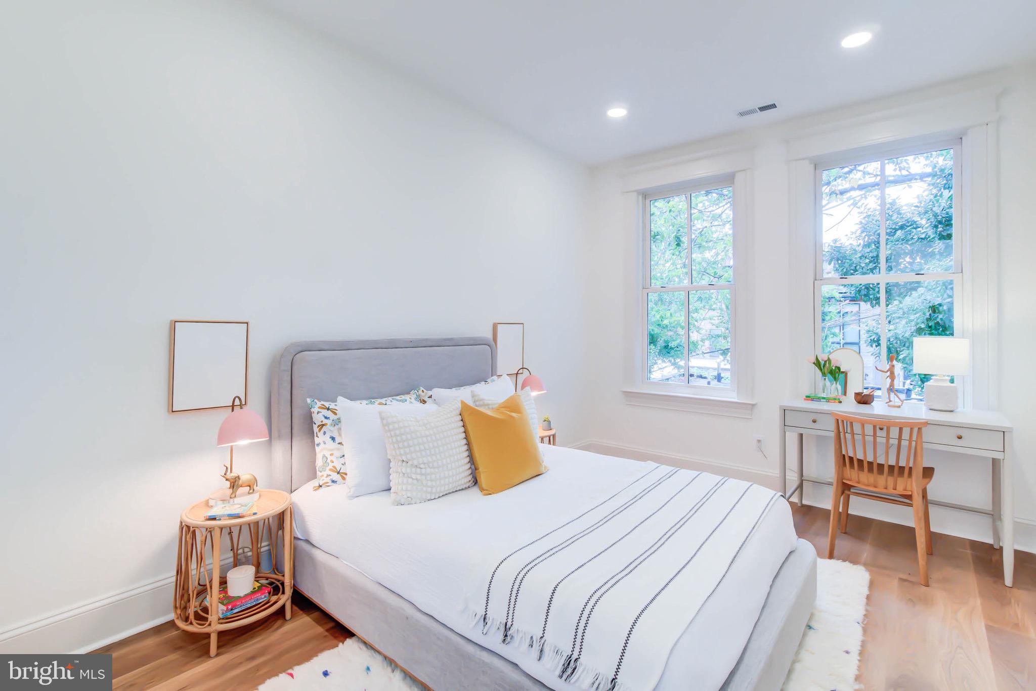 CAPITOL HILL - Residential