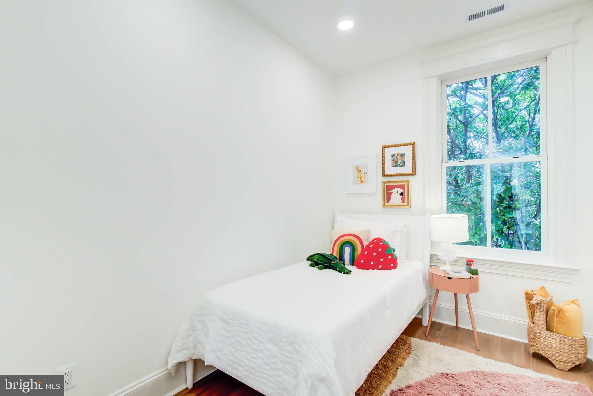 CAPITOL HILL - Residential