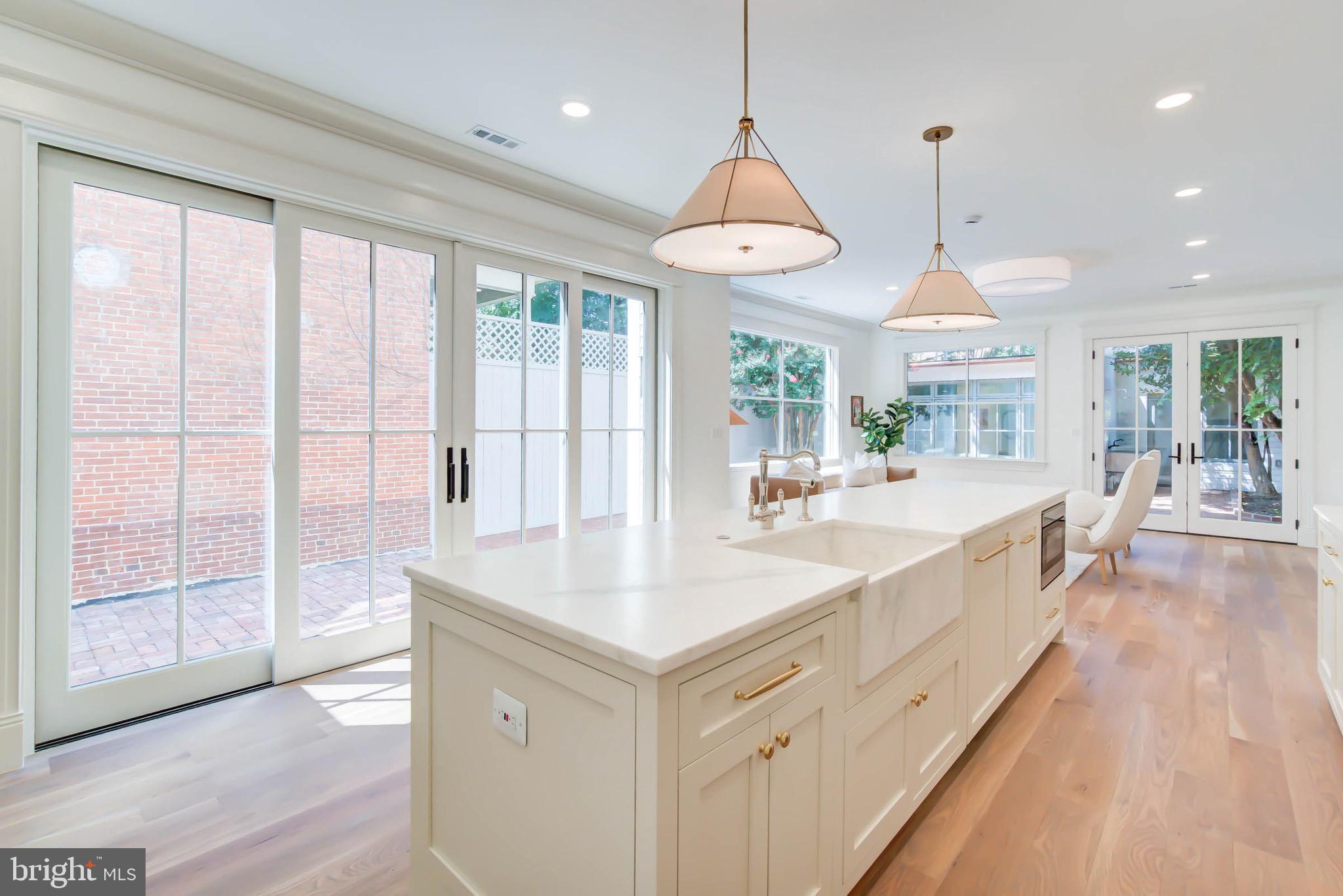 CAPITOL HILL - Residential