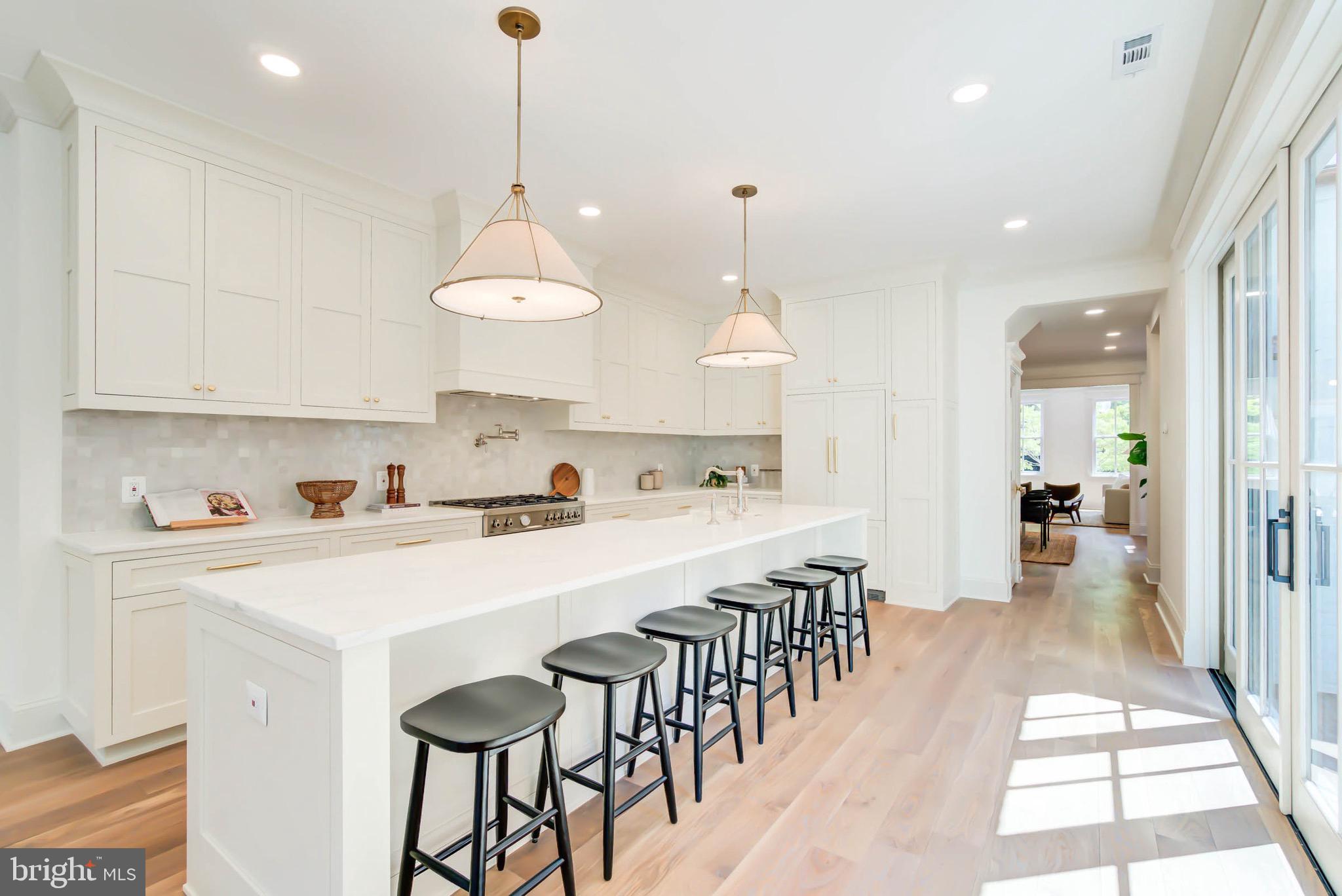 CAPITOL HILL - Residential